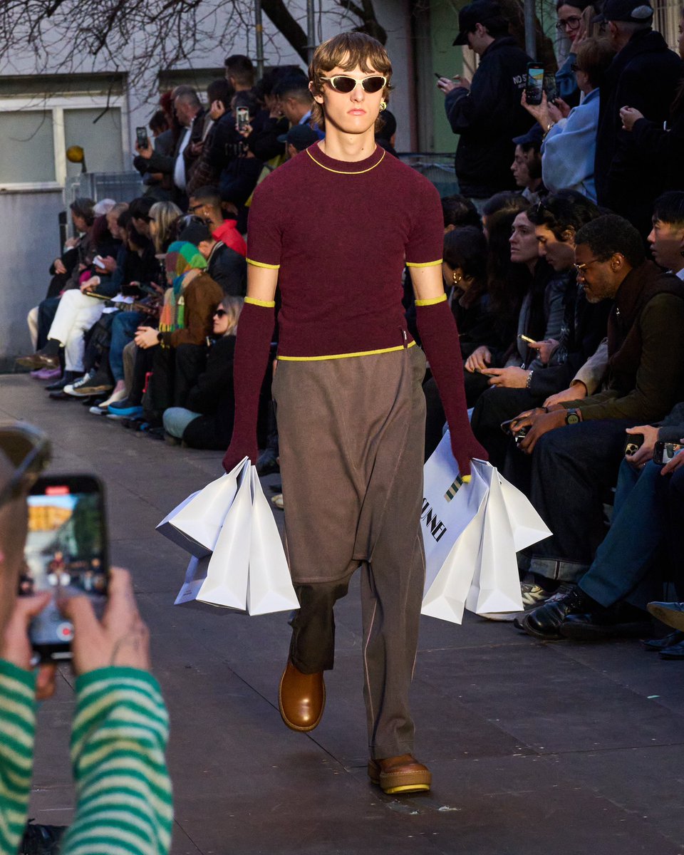 Looks from the #Sunnei F/W 25-26 Fashion Show during #MFW 
See the full show on milanofashionweek.cameramoda.it 

Photo credits: Launchmetrics