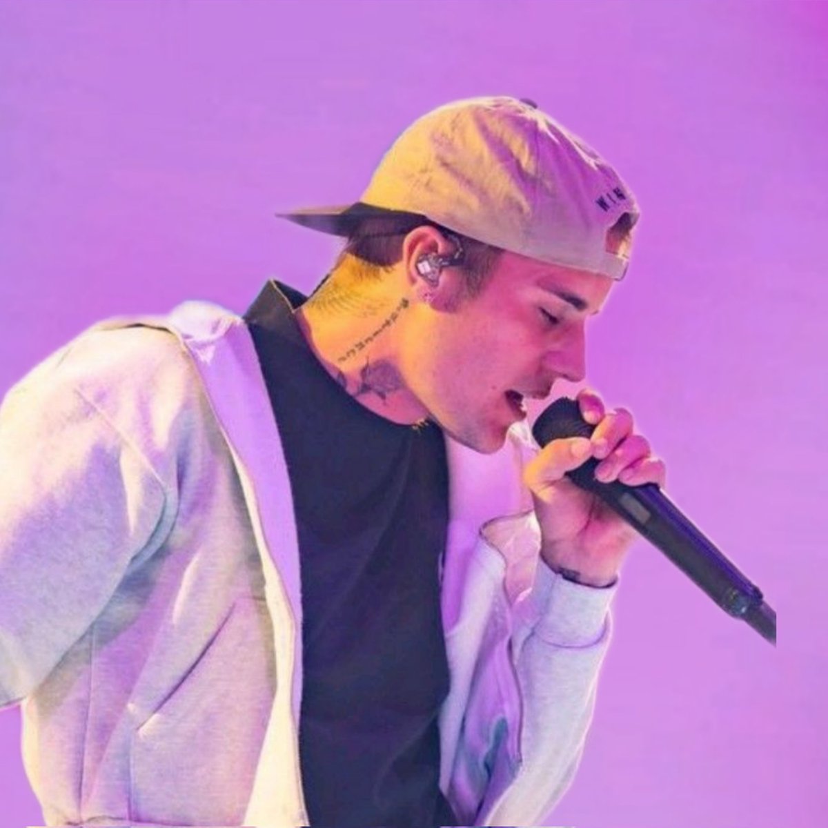 Lildevilinme's tweet photo. "𝘠𝘰𝘶 𝘸𝘰𝘯'𝘵 𝘣𝘦 𝘴𝘪𝘹𝘵𝘦𝘦𝘯 𝘧𝘰𝘳𝘦𝘷𝘦𝘳..."
Happy b-day Justin, you are still our kidrauhl
And we love you so much 🥺❤✨
@justinbieber #HappyBirthdayJustinBieber https://t.co/VsVPIq8juF