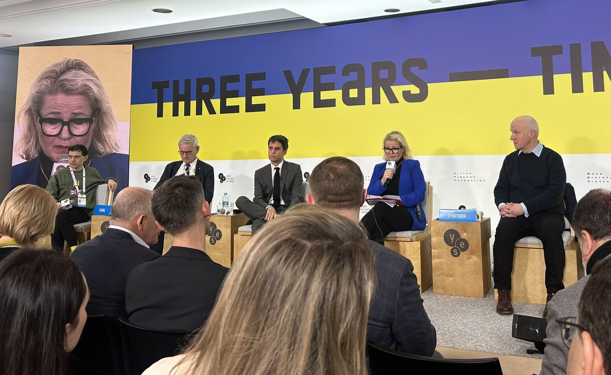 We stand with the brave ones and fighters to save freedom. 

💙💛

 Pict’s 24.2.2025 Kyev, Ukraine🇺🇦 
#SlavaUkraini