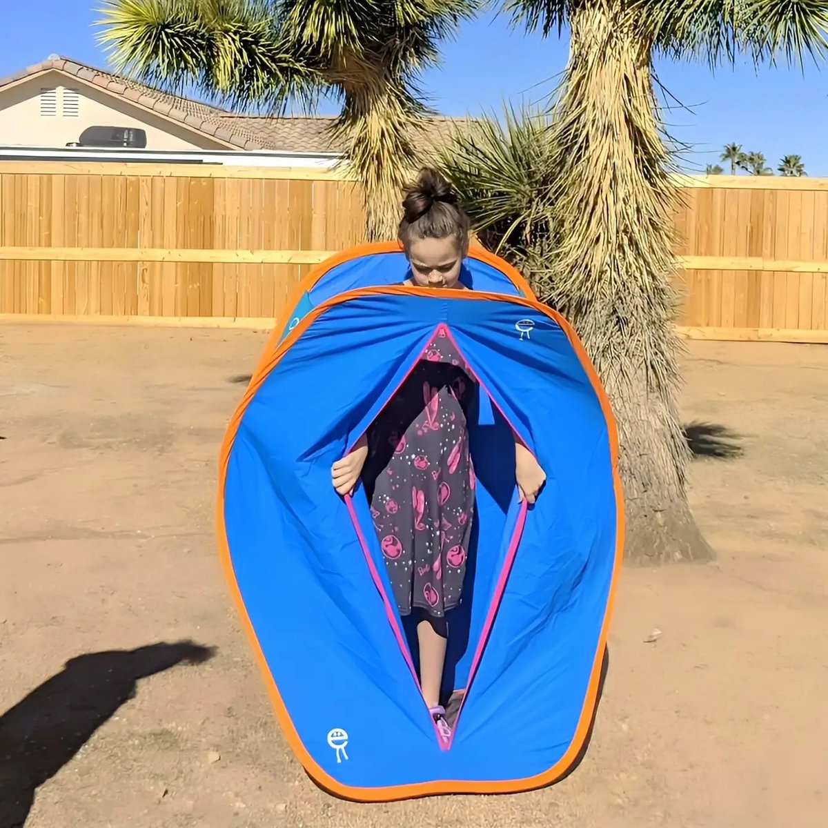 nurse_shannan's tweet image. 🌞 This @change_up_kids #changingstation is so clever &amp;amp; #convenient! It's the perfect solution for #kids age 2 to 10 at the beach and anywhere else they need a quick and private area to instantly change clothes! @faire_wholesale, @amazon  @walmart &amp;amp; more! 
changeupkids.com