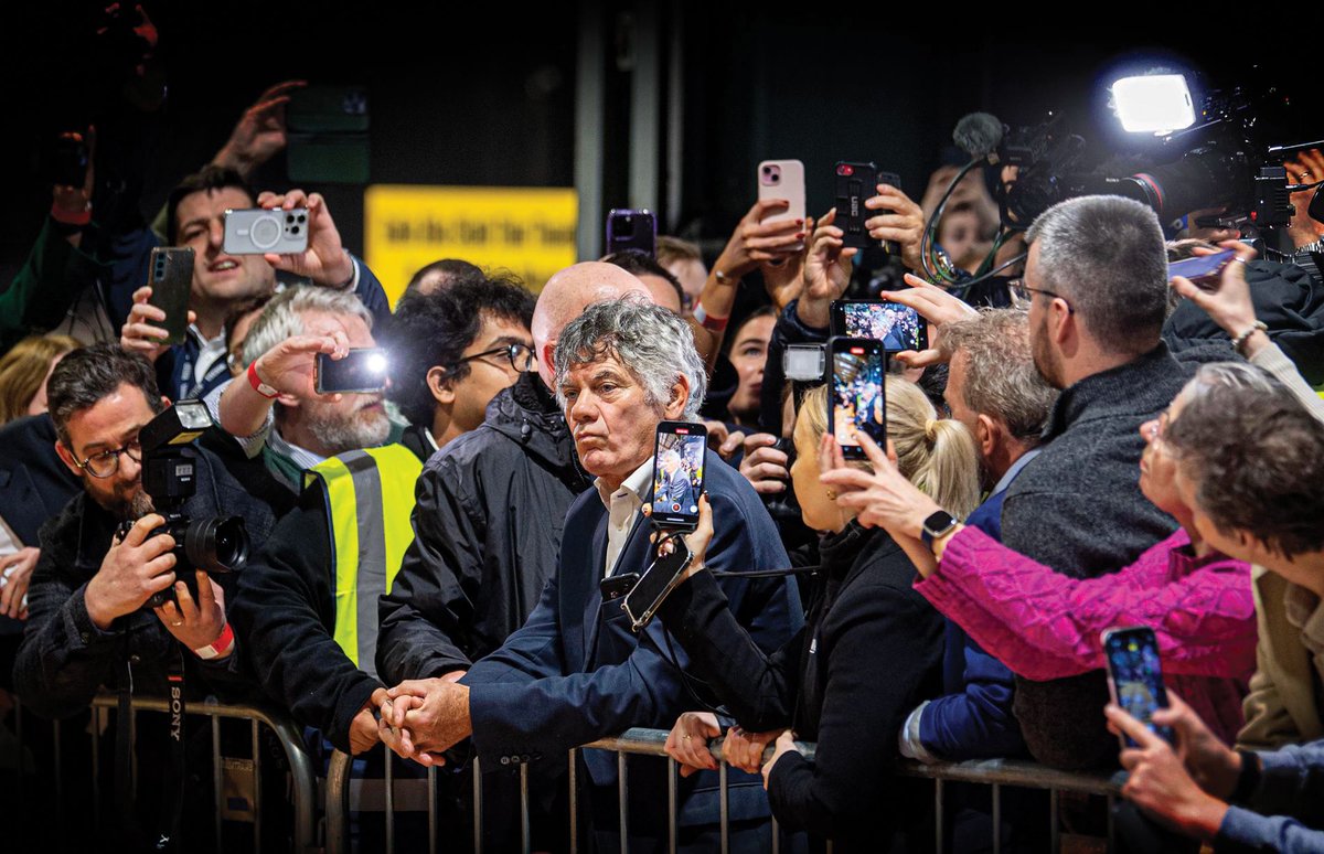 3rd News - WHAT'S THE FUSS! - Michael Chester, DMG Media Ireland <a href="/Chesterpics/">Michael Chester</a> @dmgmedia_irl  #pressphotographers