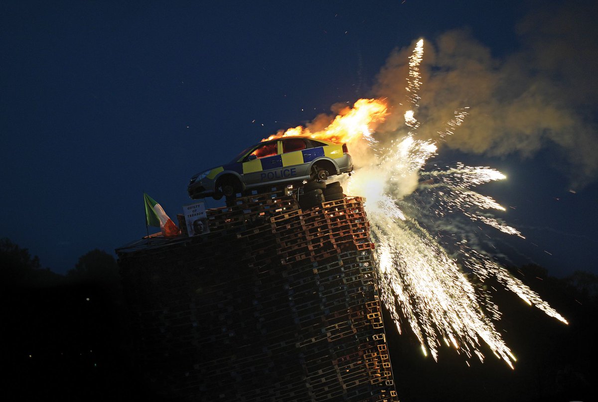 1st News - TOWERING INFERNO - Niall Carson, PA Media <a href="/niallcarsonpa/">Niall Carson</a> <a href="/PA/">PA Media</a> #pressphotographers