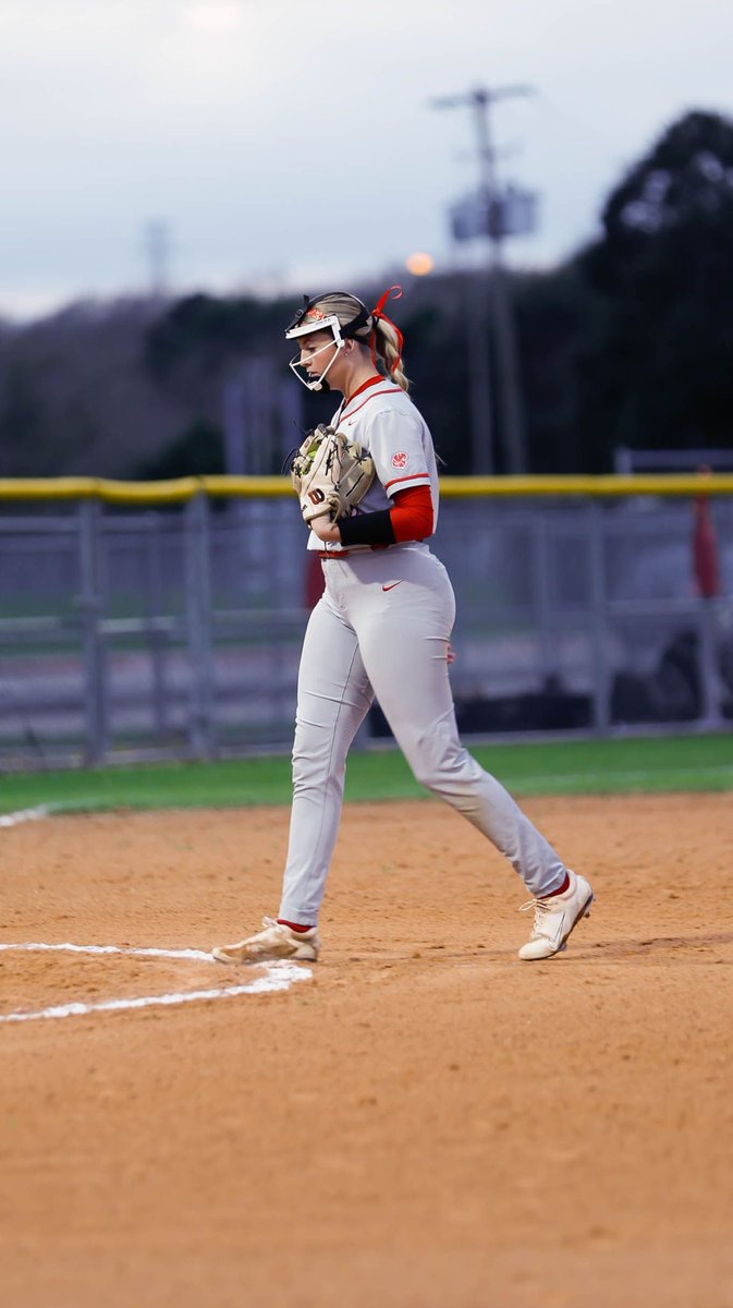 BACK 2 BACK JACKS

<a href="/LaurynSoeken/">Lauryn Soeken</a> follows that up with a SOLO SHOT to Center for her FIFTH Homer of the Season and Third Homer in 3 games!

She’ll look to close this game and day out in the circle!

Bottom 7th

Katy 9
Crosby 2