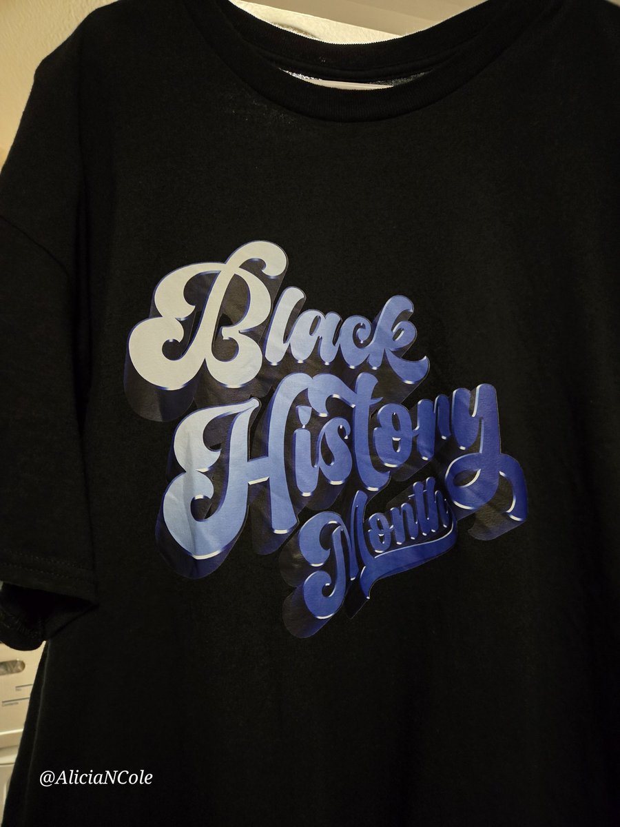 AliciaNCole's tweet image. @JerLisa_Nicole you outdid yourself this year for #BHMKOTD25 🎉
Really enjoyed everyone&apos;s shoe pics! 🥰😍
 Always a fun time hanging with you when you&apos;re in H-Town! Thanks for the awesome shirt, hair-pick ✊🏾, and key-chains. Can&apos;t wait to do it again, 2026! 🙏🏾🫶🏿