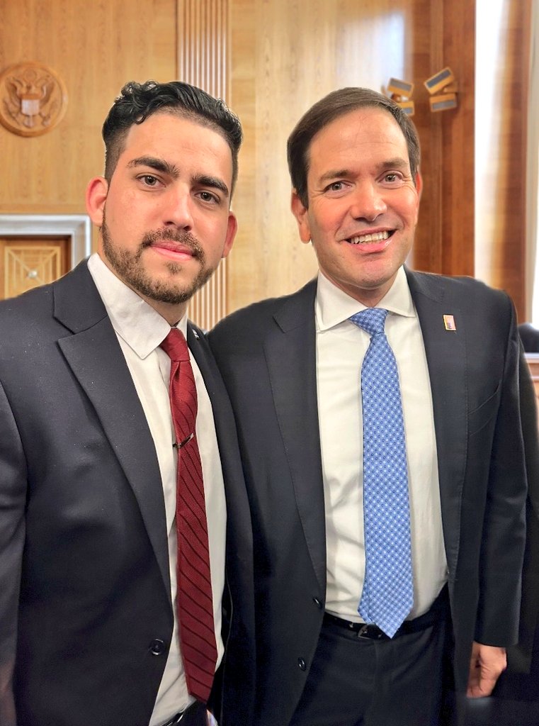 Félix Llerena 🇨🇺🇺🇸 (@felixllerenacub) on Twitter photo ¿Cuantas veces no nos dijiste <a href="/SecRubio/">Secretary Marco Rubio</a> que había que defender a Ucrania de Putin?
Hoy me sentí igual que usted en el salón oval, haga un bien al Rubio que conocemos y admiramos: RENUNCIE. ¿Cuantas veces no nos dijiste <a href="/SecRubio/">Secretary Marco Rubio</a> que había que defender a Ucrania de Putin?
Hoy me sentí igual que usted en el salón oval, haga un bien al Rubio que conocemos y admiramos: RENUNCIE.