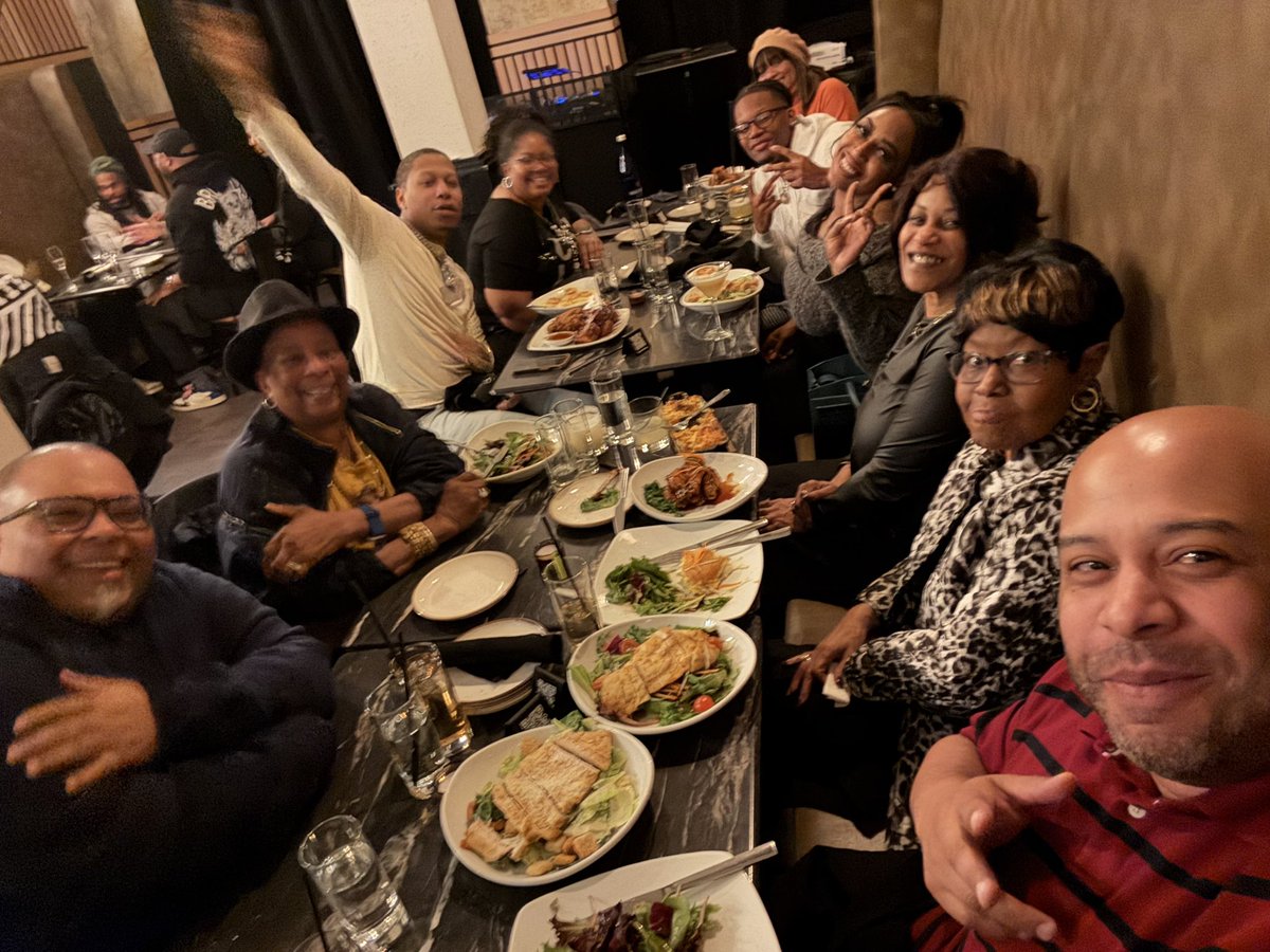 Staircase2Stage's tweet image. Family Brunch celebrating Big Sis 🎂