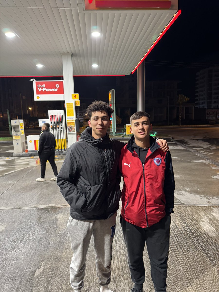 sedatulker1925's tweet photo. İdman yurdu tabanca biz mermi 
Son durak cehennem olsa bile geleceğiz peşinden #07yolunda @Oguzflex33 https://t.co/6BmssguIBr