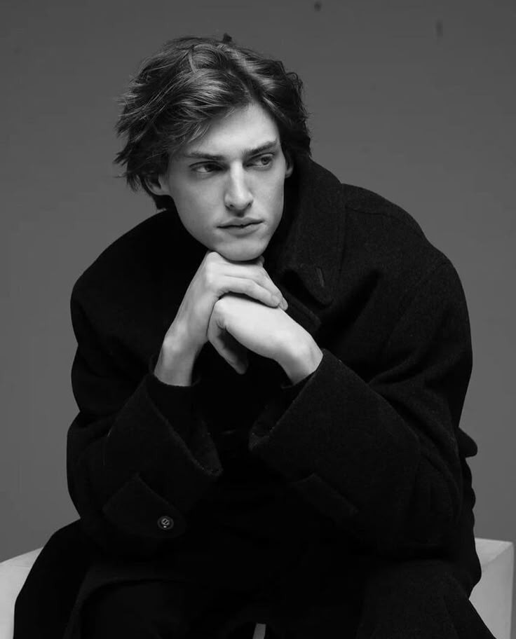 adevilsin's tweet image. ︎ ︎︎ ︎ ︎ ︎︎ ︎
 ︎ ︎︎ ︎ ︎  ︎  ︎
𝘩an     c͟l͟a͟u͟s͟u͟r͟a͟d͟o͟
las   puertas   del   cielo,
y esas cosas no se pueden ocultar.
una  crecida  arrasa  la  rivera,
el  barro  se  hace  cruel,
𝘯𝘰𝘴   𝘷𝘪𝘦𝘯𝘦   𝘢   𝘴𝘦𝘱𝘶𝘭𝘵𝘢𝘳.
 ︎ ︎︎ ︎ ︎  ︎  ︎