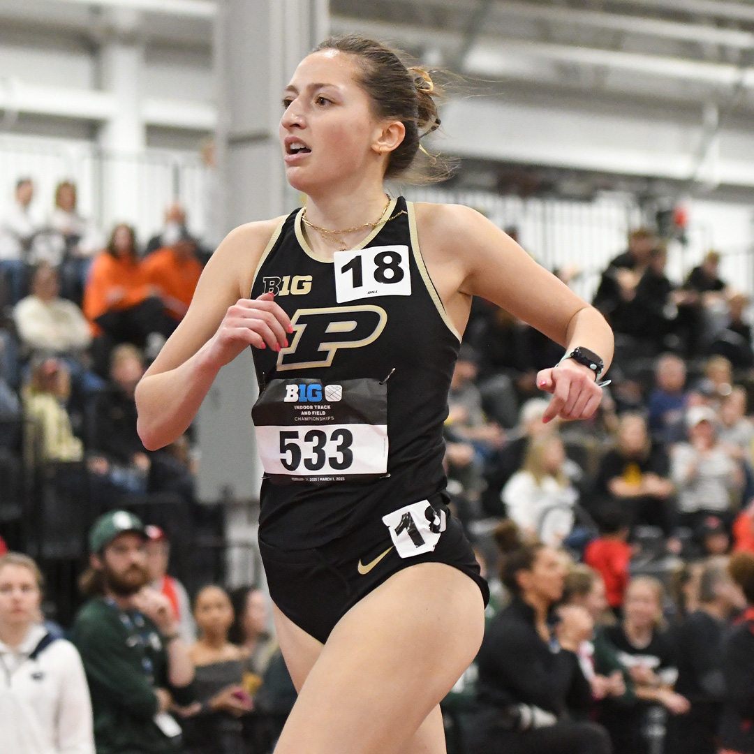 PurdueTrackXC's tweet photo. PAYNE NEVER QUITS 🚂

She jumps up three spots in the final lap of the 5000m to finish 8th and secure a point for the Boilermakers!

#BoilerUp https://t.co/TzKvYcc8Xy