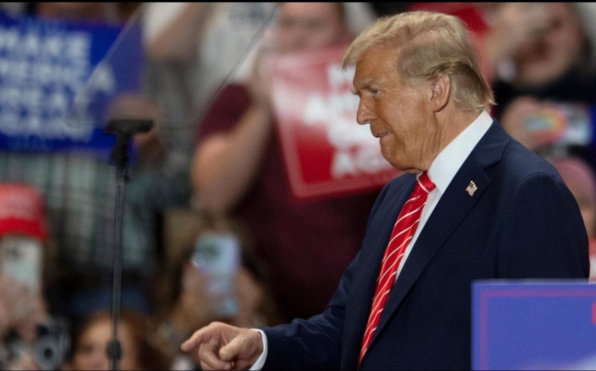 ScamTrumpCoin's tweet image. 🚨 ⚡️〽️Trump Crashed the Markets with His Reckless Decisions! 〽️⚡️🚨

He promised to make America great again, but instead, he dragged us into a trade war that hurts everyone. With 25% tariffs on goods from Canada and Mexico and 10% on Chinese imports, global markets have taken a…