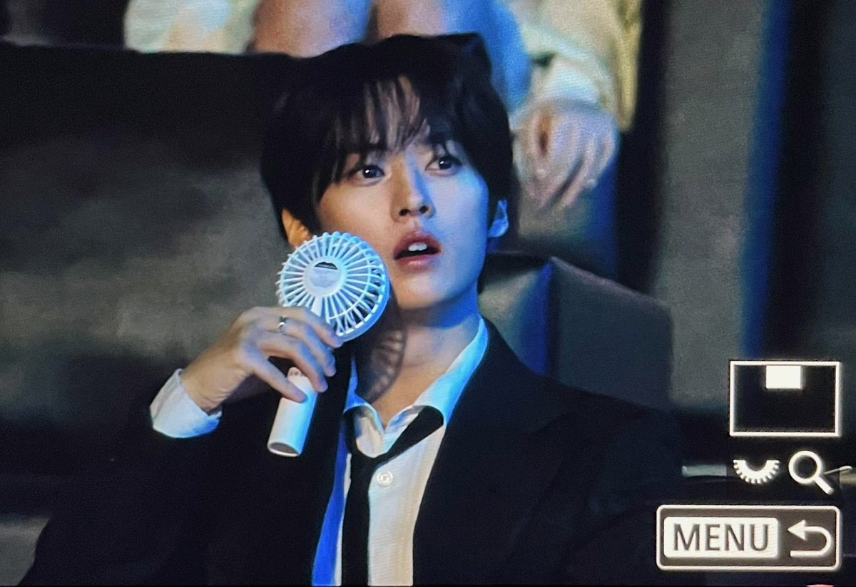 salt_salty10's tweet photo. 파란모니터 피해자               파란모니터 ㄹㅈㄷ https://t.co/BjMDYcrRHd