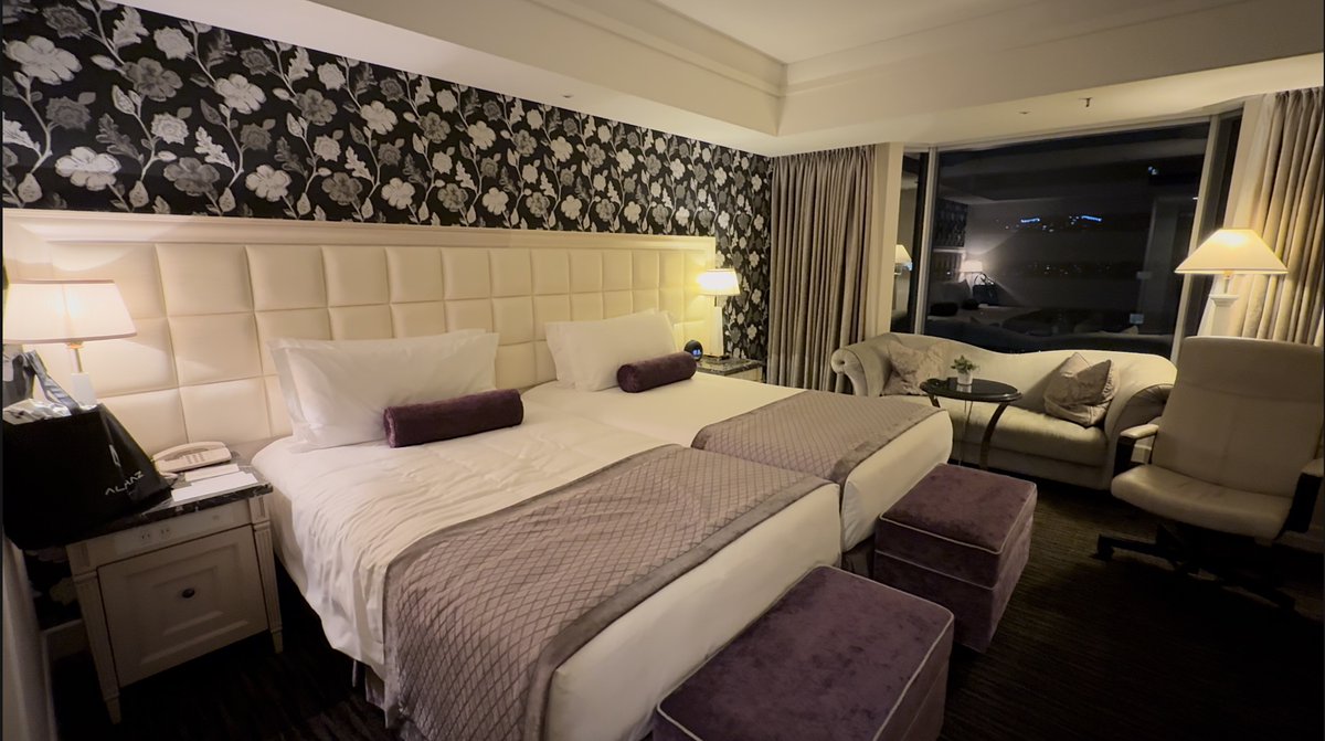 GarageWith's tweet image. #xg を圧倒的最前列で観る。VVIP シートとホテル宿泊がセットになった超プレミアシート、グローバルツアーパッケージ、通称グロパに参加した夢のような１日をまとめました。

youtu.be/wBWHiHYdDns

#xg
#GLOBALTOURZ
#グロパ