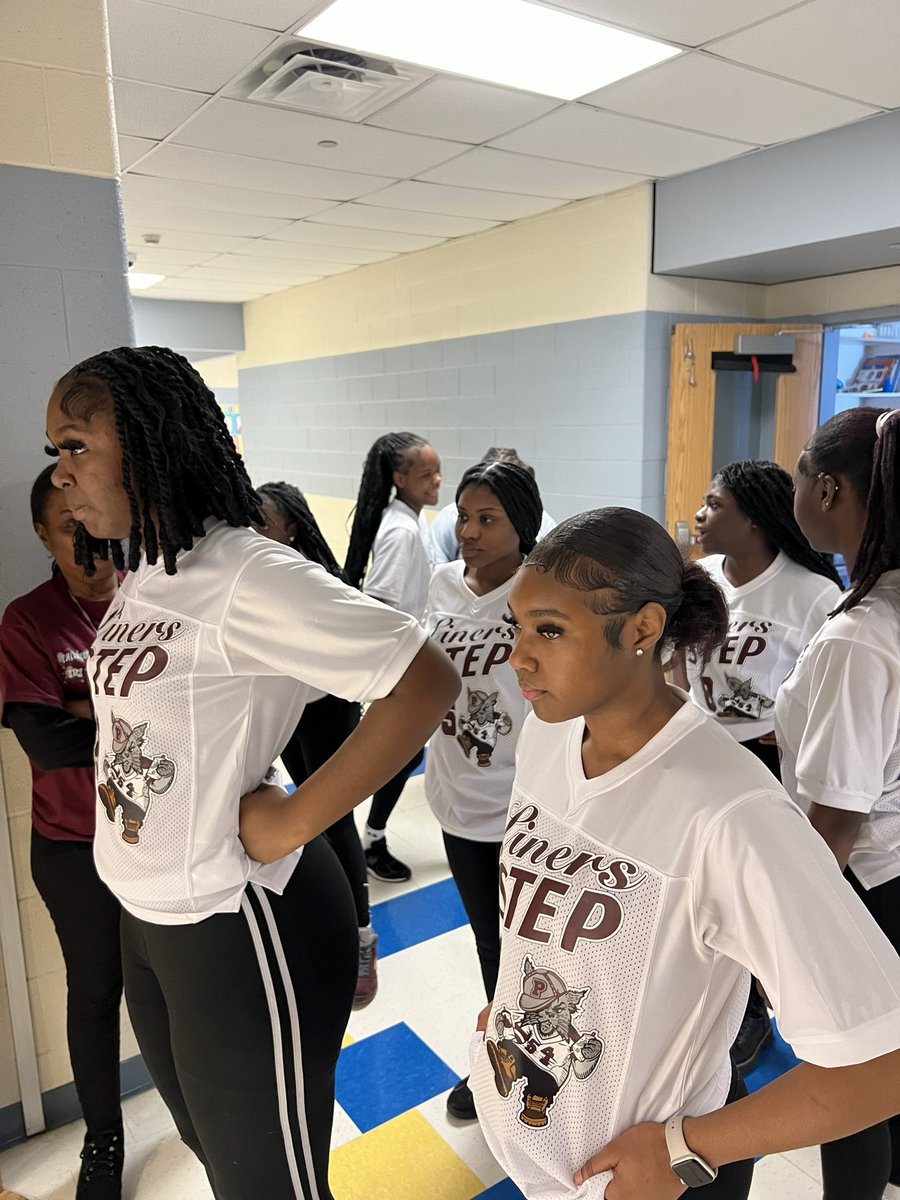 ECLC_PSD's tweet photo. A heartfelt thank you to the PHS Step Team for visiting ECLC ! Your incredible performance encouraged our youngest learners, and we saw many of them stepping along with you afterward, full of excitement. Thank you for inspiring the next generation! #Gratitude #Inspiration https://t.co/A1sAltbv7U