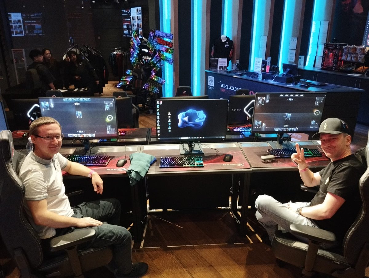 Warming up for the <a href="/ParallelTCG/">Parallel</a> Prime Championship tomorrow with <a href="/BranFrost/">Bran //</a> and <a href="/exeus_2JP/">exeus</a>. Just some friendly banter before the big day!