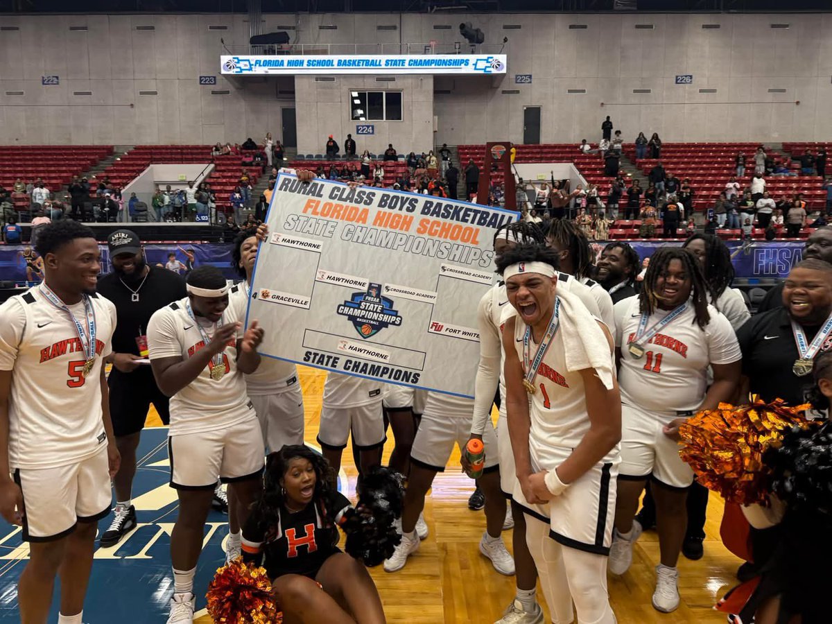 MATTSURRENCY's tweet image. State Champs!
@HawthorneHoops @HMHSHornets #FHSAA 

@CoachBowie_HHS @CIngram_85