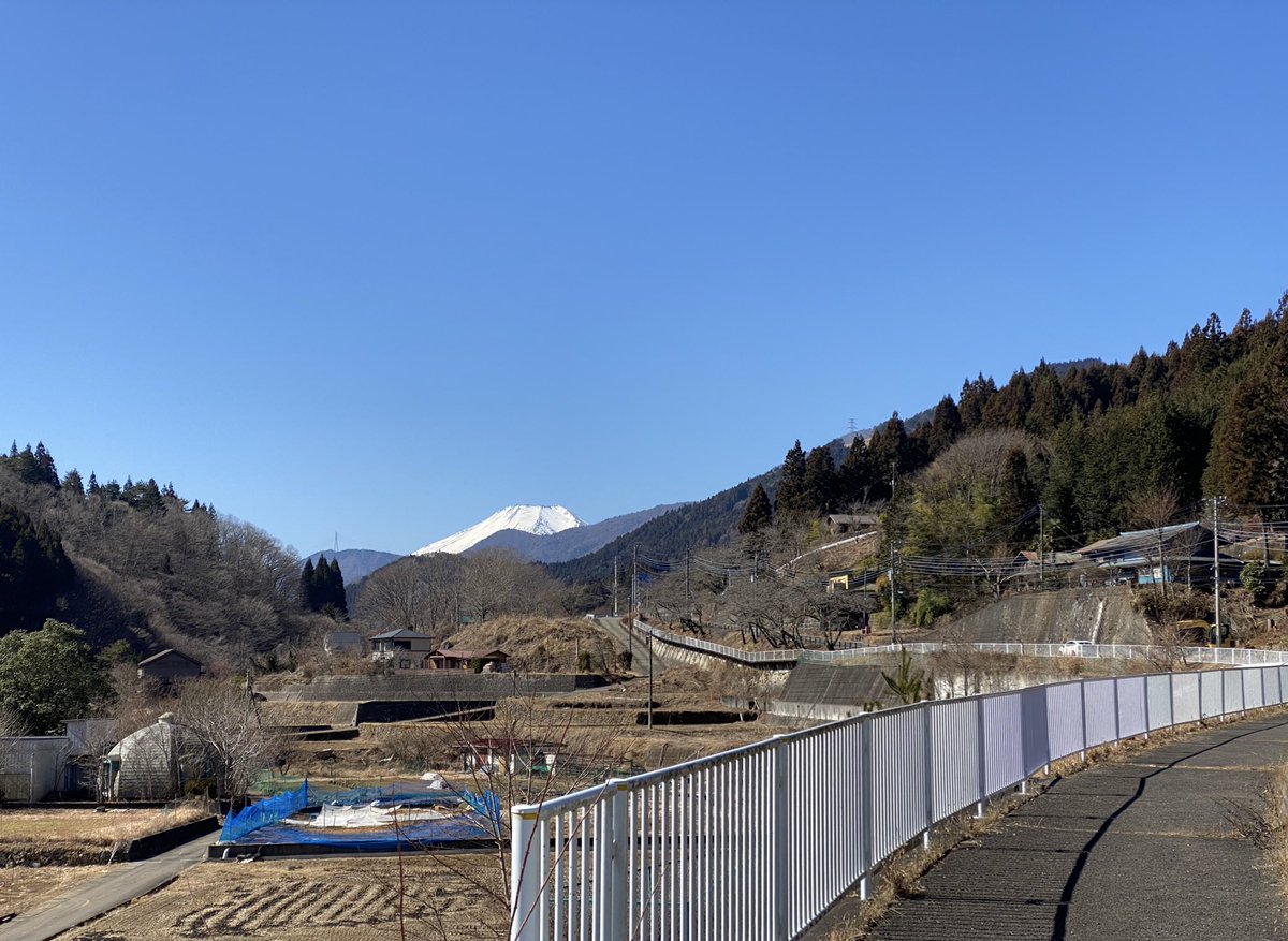 hamainu0's tweet photo. 久しぶりに道志みちを走って思ったことは、やっぱりサドルの上が一番「生きてる」って実感できるってこと。 https://t.co/blHIP4mPrp