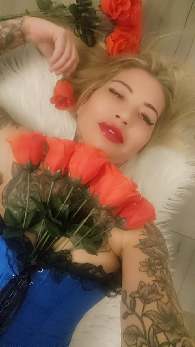 TATTOODEMMA 🔞 godess tweet media