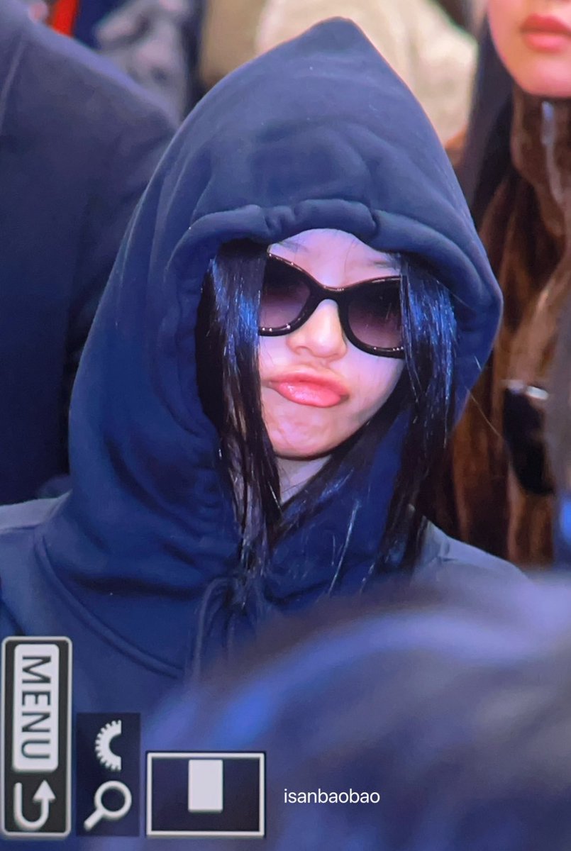 hanni 🏎️🏁 (@hannihourly) on Twitter photo 