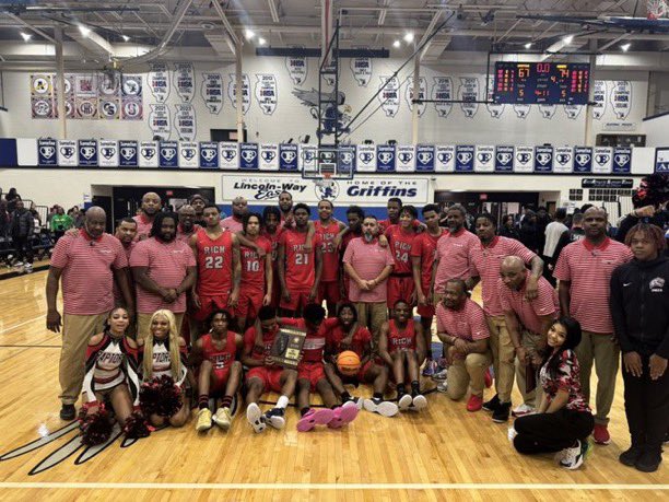 Raptors (22-8) 74-67 Regional Final W  over Lincoln Way East. F Nyshawn Turner <a href="/NyshawnTurner/">Nyshawn Turner</a> 19 points, 6 rebounds. G Jayden Williams <a href="/yndjay26/">Jayden Williams</a> 19 points. F Al Brooks, Jr. 18 points 8 rebounds, 3 assists, 2 steals.  <a href="/michaelsobrien/">Michael O'Brien</a> <a href="/ssuburbanhoops/">Southsuburbanhoops</a> <a href="/NestoHoops/">Aaron Britton</a> <a href="/tdc200/">Big Tim</a>