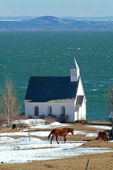 simontremblay81's tweet photo. En attendant le printemps, la petite chapelle de Port-au-Persil, Charlevoix, Québec... #BeautéduQuébec #Enrappel
Source photo: Souvenirs d'Amérique française https://t.co/RGEgEcTB2W