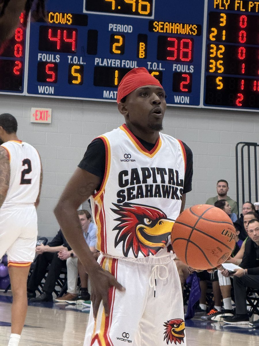 CapitolHoops's tweet photo. Checking in from Frederick, MD in the TBL as the Frederick Flying Cows @goflyingcows take on the Capital Seahawks. 

Seahawks with a handful of former DMV stars we've covered over the years. 

Thanks to Cows GM Chris Jenkins for the hospitality!
@CJenks_1 https://t.co/gEyLARjuP4