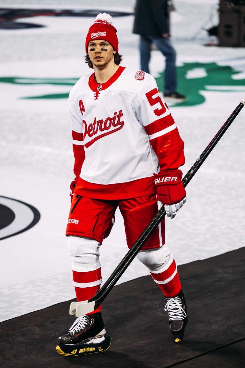 DetroitRedWings's tweet photo. This setup. 🤌 https://t.co/a3dJF69qhv