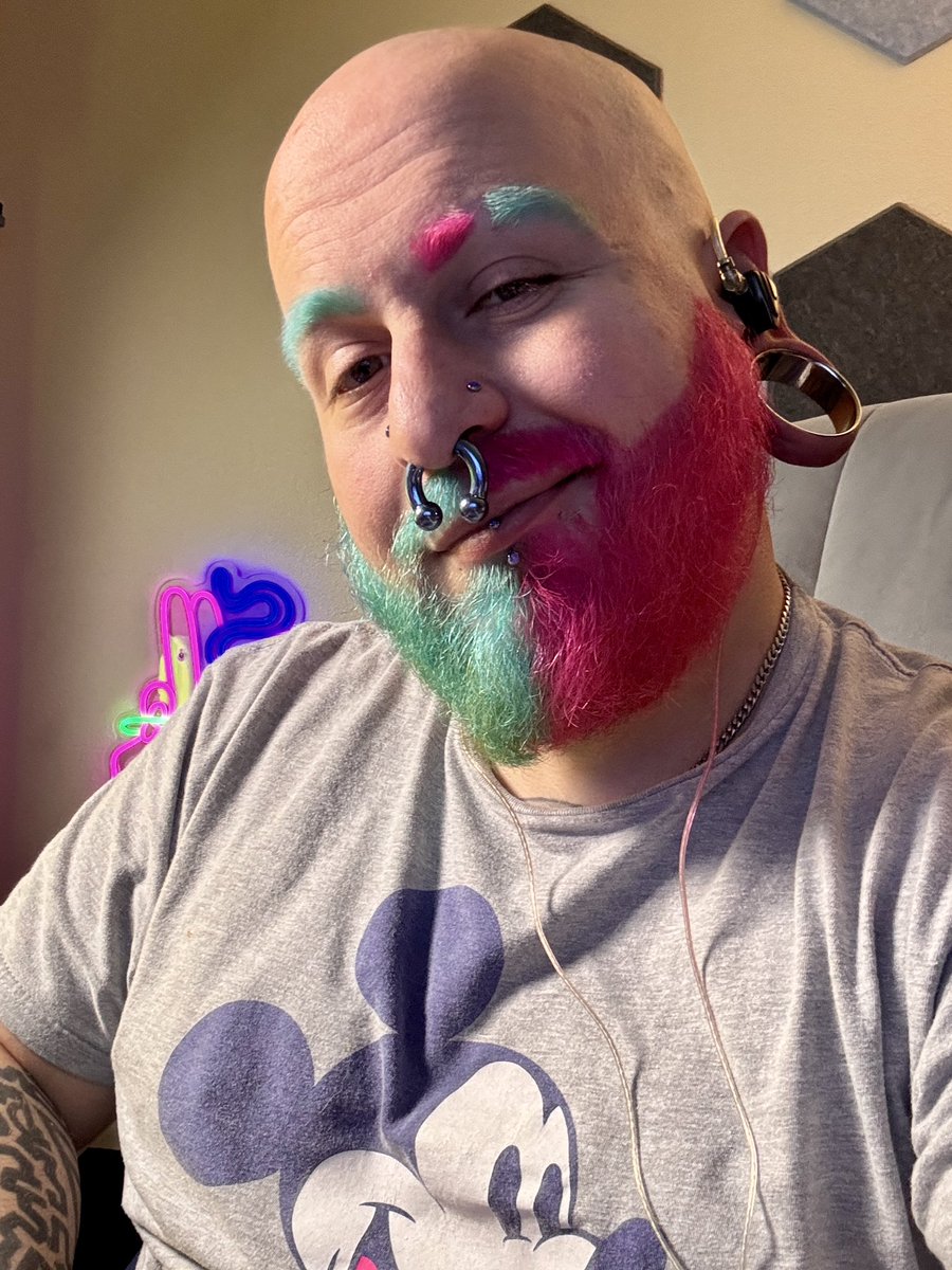 NeonMusubi's tweet image. New mouse skates, new aim?
Let's test it out! Live playing The Finals now at:
twitch.tv/NeonMusubi

#smallstreamer #twitch #NeonMusubi #reachthefinals #thefinals #cottoncandybeard