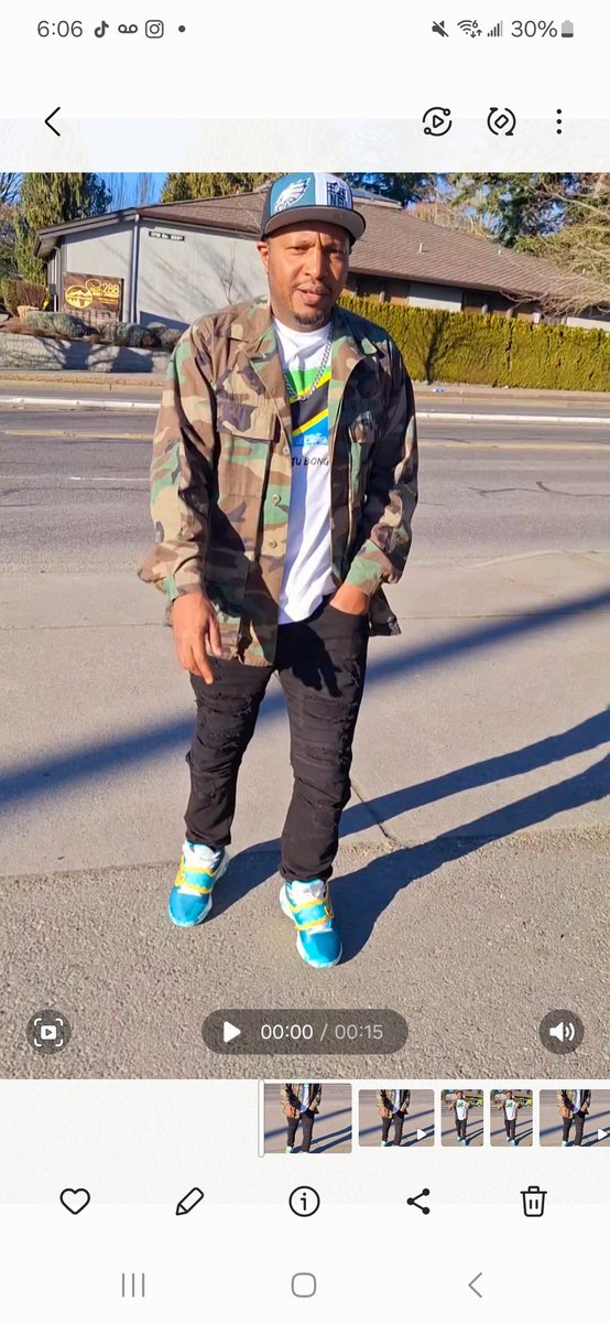 DjBlingOfficial's tweet photo. Representing #MamaLand #KwetuBongo
BABA MKENYA, MAMA MTANZANIA
#DjBlingLiveInUSA JAH LOVE. https://t.co/2DCfe6dGCG