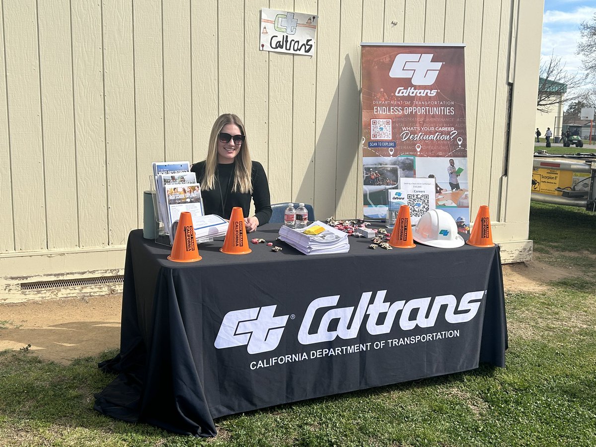CaltransDist6's tweet photo. Our Recruitment Team was happy to join Tioga Middle School in Fresno today for their annual Tioga Career Fair. #safetysam @CaltransHQ https://t.co/Bgor9o0ruf