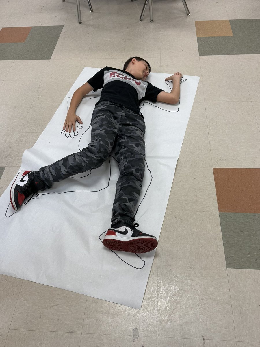 RodeoPalms's tweet image. Mrs. Crowell’s 7th grade MAP class solving Blunt Force Whodunnit? #solving