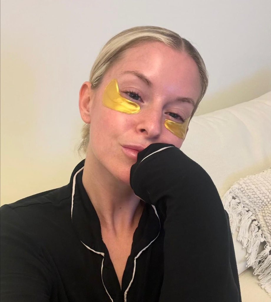 The successful man will profit from his mistakes and try again in a different way.
Hail the Light 🔺