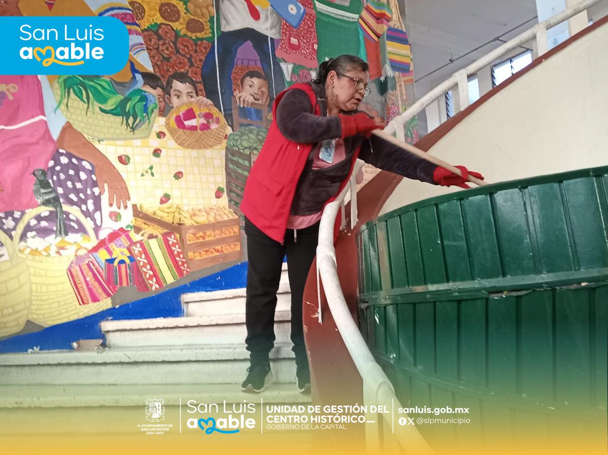 EF_Galindo's tweet photo. Desde la @UGCH_SLP, seguimos avanzando con nuestro programa #MercadosAl100. 💪🏻

Con mantenimiento y limpieza, transformamos estos espacios para que sean seguros y ordenados. Invito a locatarios y visitantes para que juntas y juntos sigamos cuidando nuestros mercados municipales. https://t.co/V8AVWjOHbt