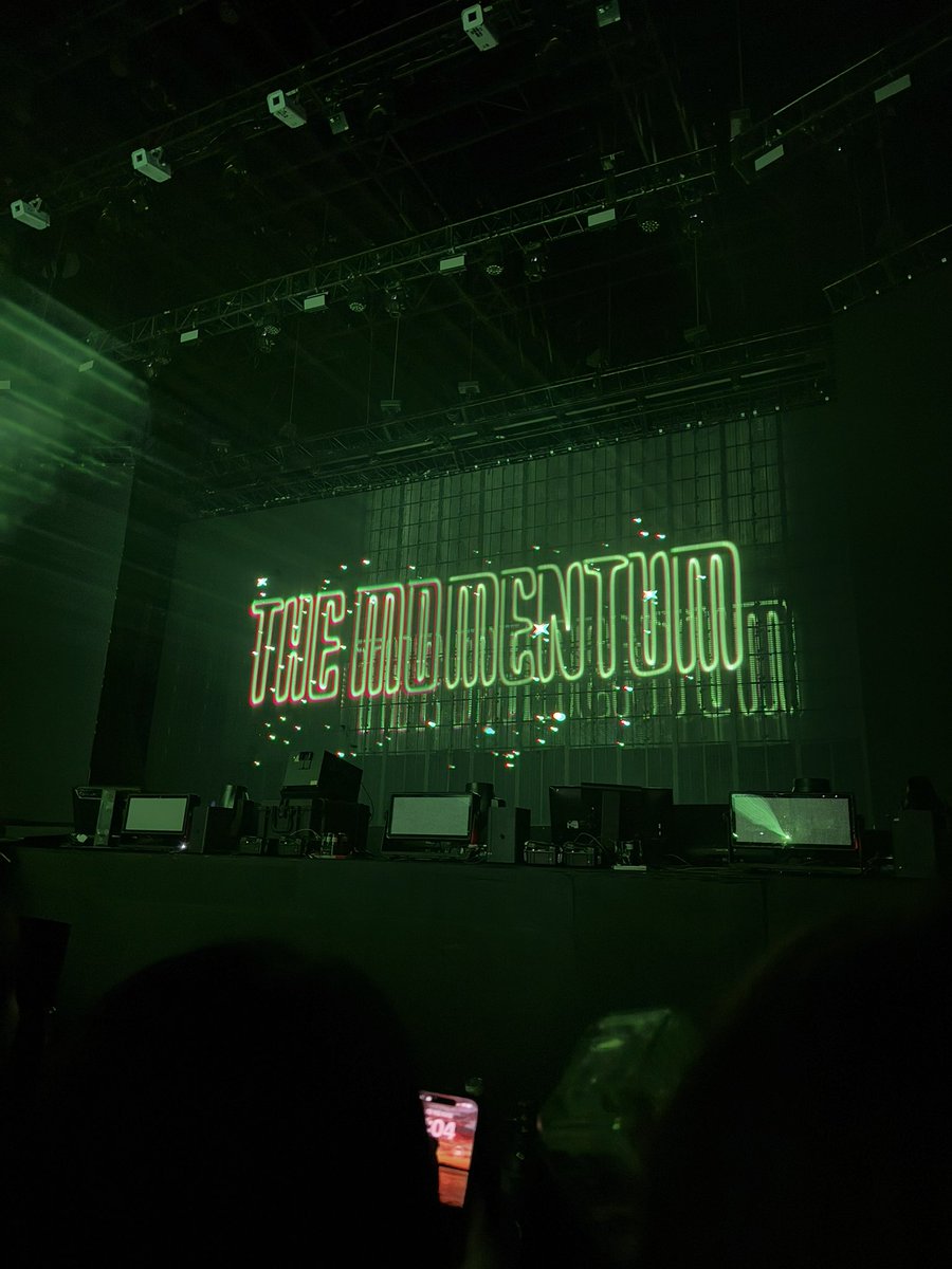 retweet for barricade for your upcoming the momentum shows !!

#NCT127_NEOCITY_THE_MOMENTUM