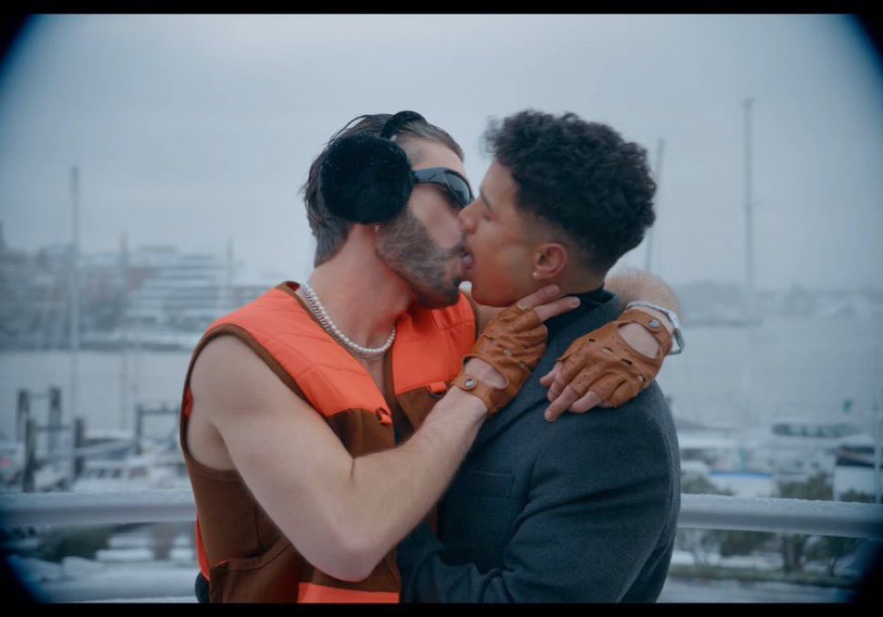 villainkinnie's tweet photo. next person i see say the bbno$ is queerbaiting i’m just going to respond with this image https://t.co/DFg0THgF4j