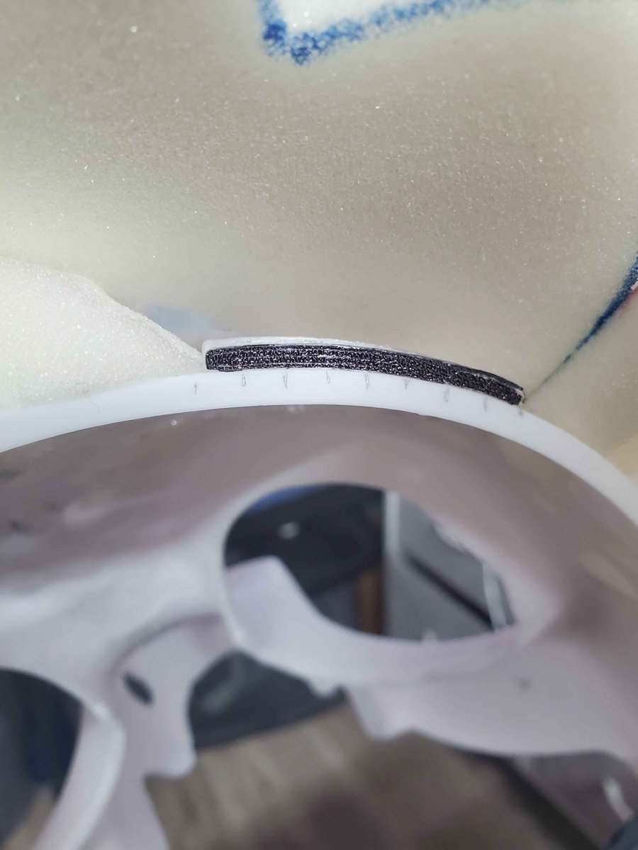 quick detour from the strorca to finish a friend's fursuit before fwa, look how perfectly this test piece for the elastic loops fits the head base 🤩 it's nice to have it work first try rather than take 50 iterations lol

#furry #fursuitmaking #fursuitmaker #fursuitwip