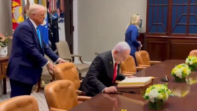 every republican screaming about how zelensky disrespected trump should be asked about this image