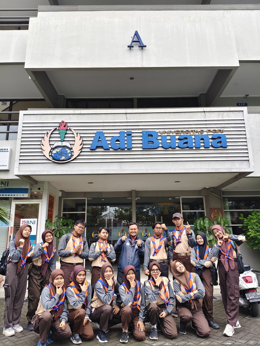 Minggu, 23 Februari 2025

late post 
latihan rutin kali ini berbeda loh. Dengan latihan rutin sebelumnya, dengan materi sejarah kepramukaan di dunia dan di Indonesia. B.pnah kali ini kita berkunjung ke museum B.P House Indonesia.

btw, ada yang sudah pernah kesana belum?🤔