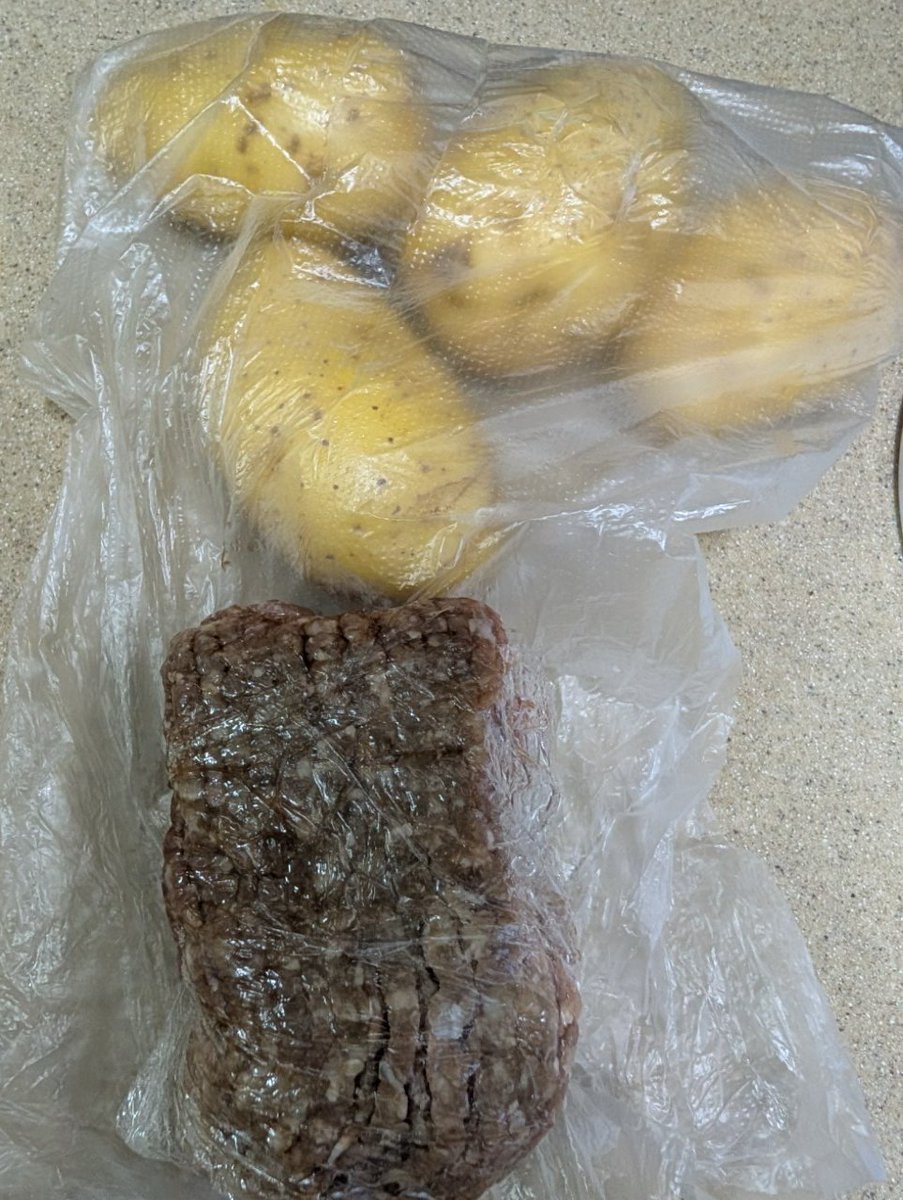 brownabiigail's tweet image. #Dinnerloading