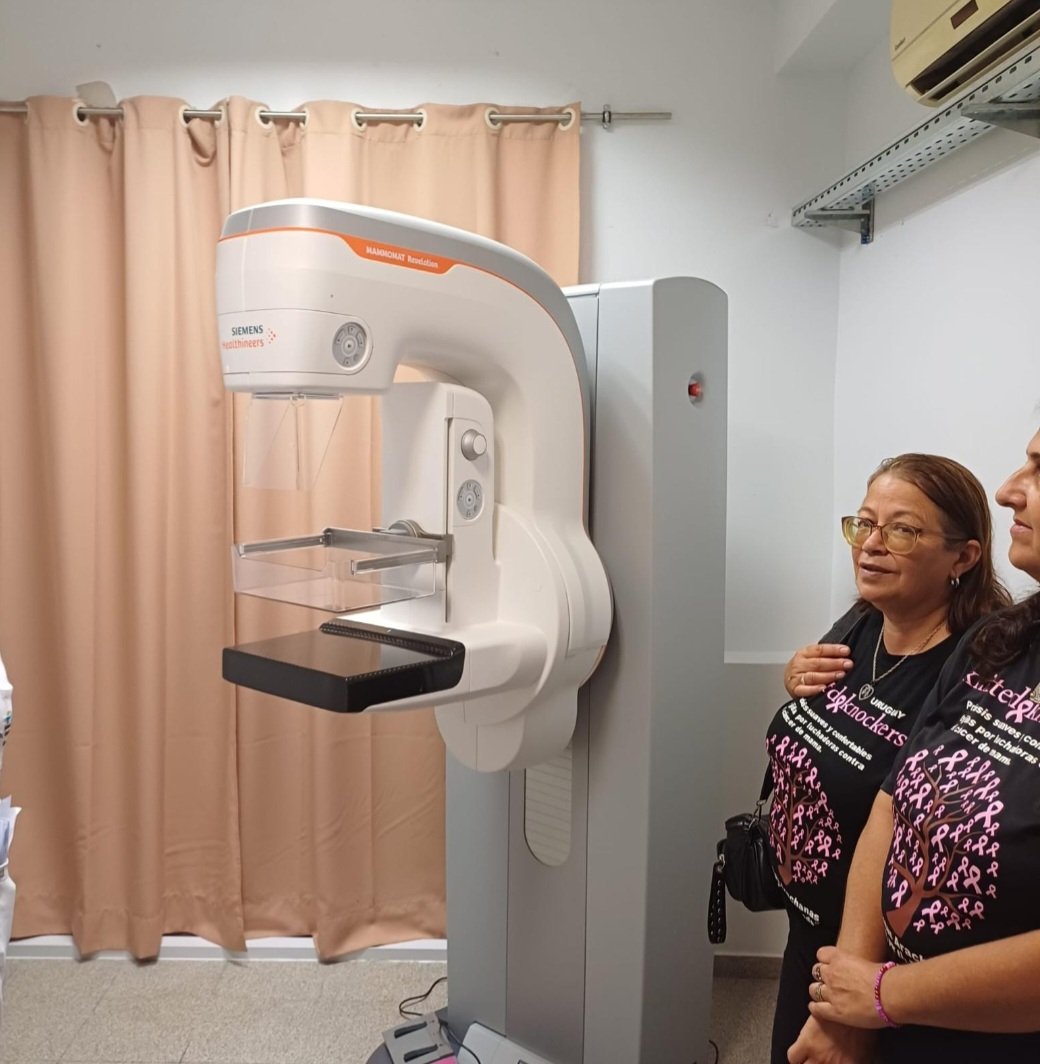 Marisa Fazzino (@fazzinomarisa) on Twitter photo Otra gestión de la Sra.Ministra de Salud Dra. Rando y el Programa Nacional de Control del Cáncer: hoy se inauguró un mamógrafo para el Hospital de Melo, gracias a colaboración de la Agencia Internacional de Energía Atómica <a href="/iaeaorg/">IAEA - International Atomic Energy Agency ⚛️</a> <a href="/karinarando/">Dra. Karina Rando</a> <a href="/MSPUruguay/">Ministerio de Salud Pública – Uruguay</a> <a href="/cudimuy/">Centro Uruguayo de Imagenología Molecular - CUDIM</a> Otra gestión de la Sra.Ministra de Salud Dra. Rando y el Programa Nacional de Control del Cáncer: hoy se inauguró un mamógrafo para el Hospital de Melo, gracias a colaboración de la Agencia Internacional de Energía Atómica <a href="/iaeaorg/">IAEA - International Atomic Energy Agency ⚛️</a> <a href="/karinarando/">Dra. Karina Rando</a> <a href="/MSPUruguay/">Ministerio de Salud Pública – Uruguay</a> <a href="/cudimuy/">Centro Uruguayo de Imagenología Molecular - CUDIM</a>