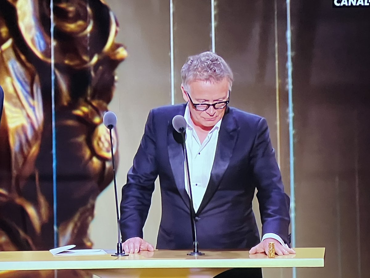 Le mini-César pour Franck Dubosc, c’est très drôle. Et son passage est génial. « Je ne sais pas si vous avez l’honneur de me connaître », lance-t-il à Julia Roberts. Il alpague Audiard et Deneuve. C’est superbe ! 😂

#César2025