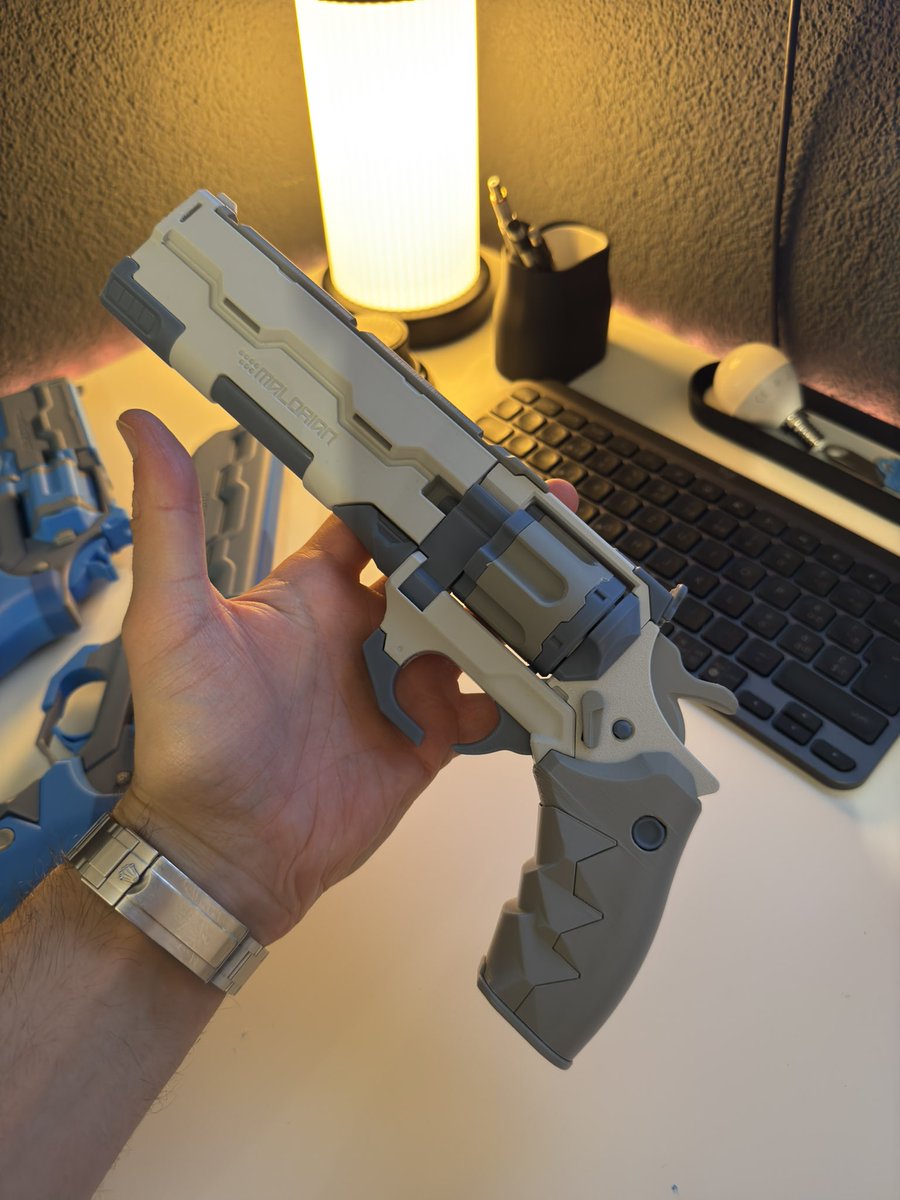 3dworkbench's tweet image. Which one looks the best? #Cyberpunk2077