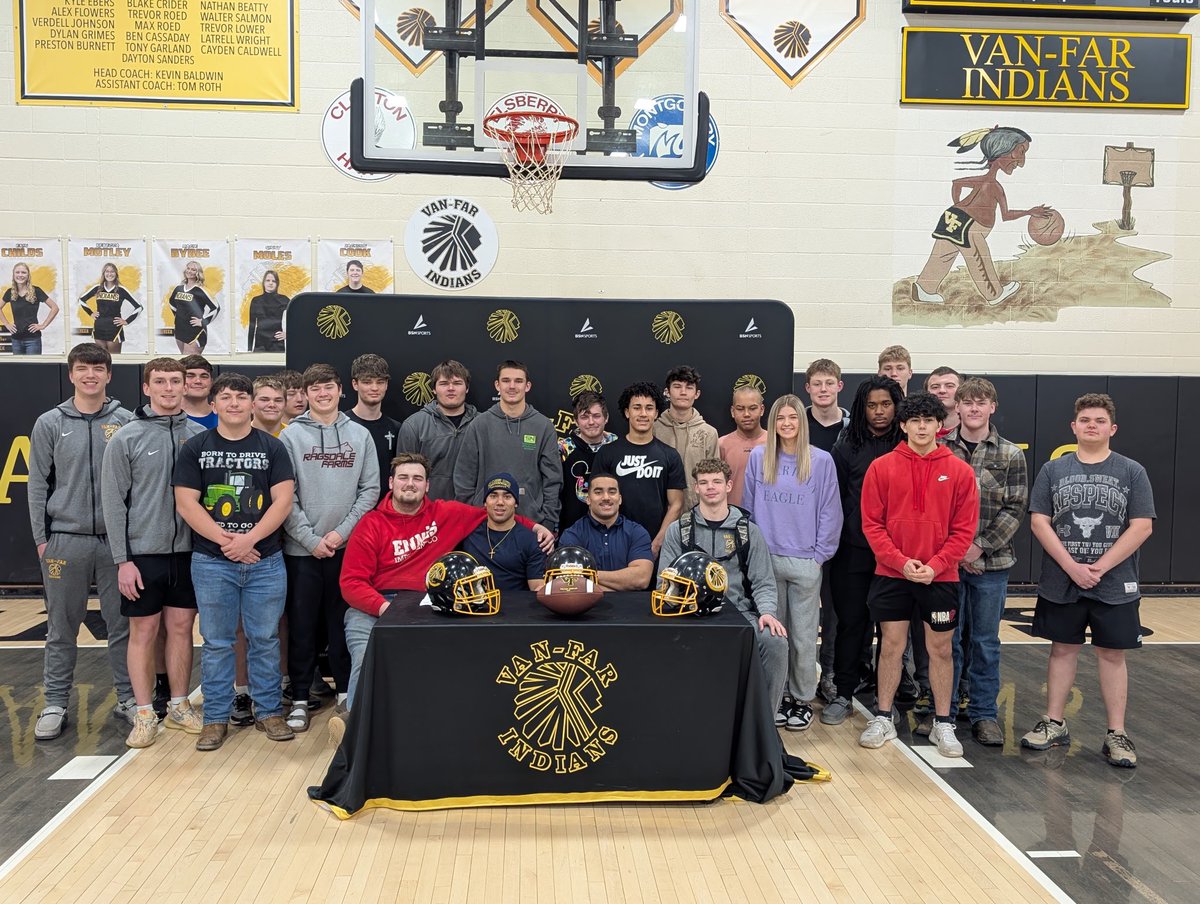 Malik Douglas (@malikdouglas34) on Twitter photo Signed and ready for Graceland FB đź’Ż
<a href="/CoachRoss_FB/">Patrick Ross</a> <a href="/ChrisDuerr/">Chris Duerr</a> <a href="/CoachKoppelmann/">Coach Koppelmann</a> <a href="/CoachStaback/">Coach Phil Staback</a> <a href="/ColeMallan/">Coach Cole</a> <a href="/TysonWDouglas/">Tyson Douglas</a> <a href="/CaydenDouglas30/">Cayden Douglas</a> <a href="/JeremyJacob88/">Jeremy Jacob</a> Signed and ready for Graceland FB đź’Ż
<a href="/CoachRoss_FB/">Patrick Ross</a> <a href="/ChrisDuerr/">Chris Duerr</a> <a href="/CoachKoppelmann/">Coach Koppelmann</a> <a href="/CoachStaback/">Coach Phil Staback</a> <a href="/ColeMallan/">Coach Cole</a> <a href="/TysonWDouglas/">Tyson Douglas</a> <a href="/CaydenDouglas30/">Cayden Douglas</a> <a href="/JeremyJacob88/">Jeremy Jacob</a>