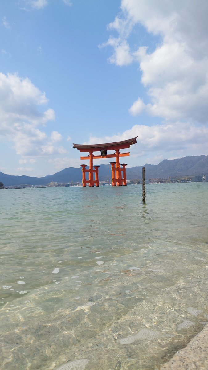 厳島弁財天 #大願寺 
日本三大弁財天

参拝者が多く、写真は少なめ
鹿さんと鳥居さん