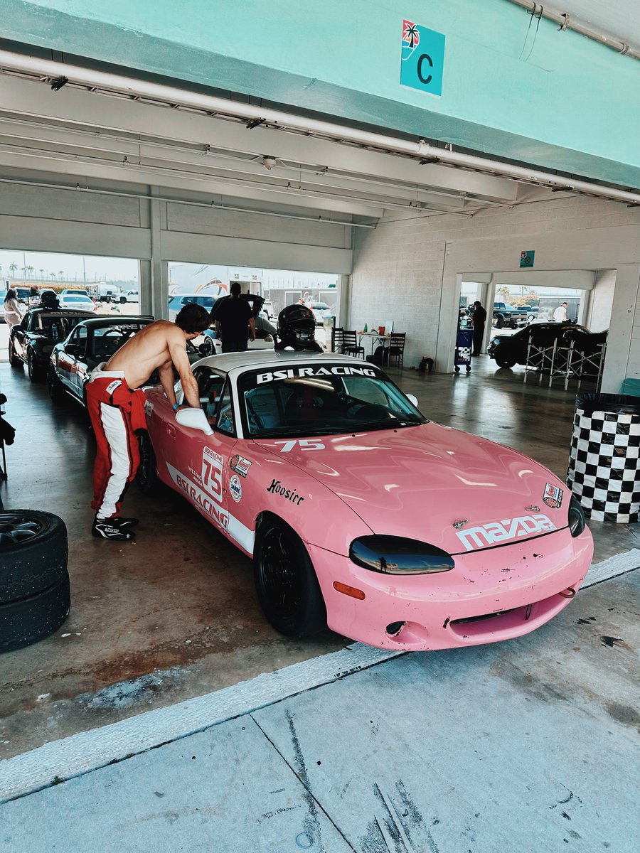 Ponzi Trader tweet media