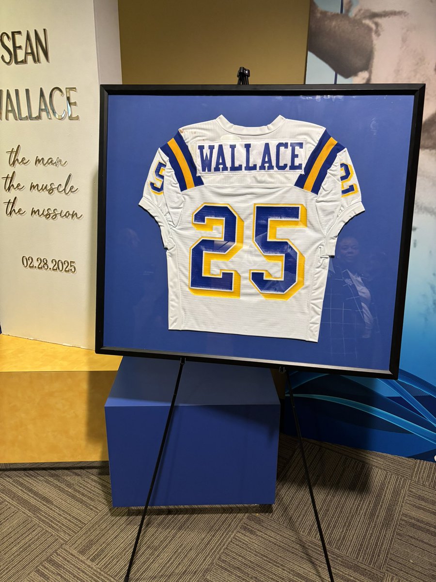 VincentPaige3's tweet photo. Forever thankful for the time I had with you coach. From the small talks to the lessons you taught me you’ll live through me forever💜🕊️ #SeanStrong https://t.co/USX74xyG82