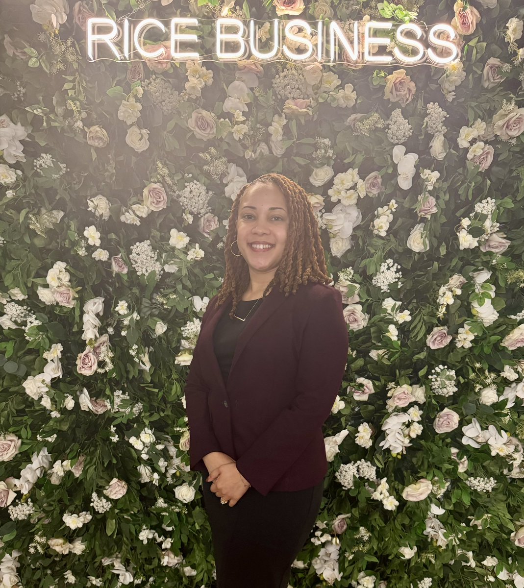 Speaking at the <a href="/Rice_Biz/">Rice Business</a> Women in Leadership Confernece today about the role of leadership in supporting healthy resilience was so much fun!