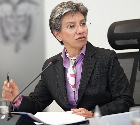 eleccionescolom's tweet image. #ATENCION 
A la Presidencia de la República por quién votaría?

🔁 Claudia López @ClaudiaLopez
♥️ German Vargas Lleras @German_Vargas