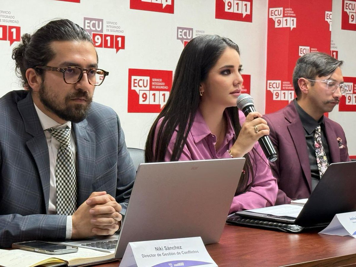 MinGobiernoEc's tweet photo. El Ministerio de Gobierno por medio de la Subsecretaría de Gobernabilidad lideró la Comisión Ejecutiva Provincial de Pichincha, consolidando una planificación estratégica integral para la atención de las necesidades ciudadanas con énfasis en los sectores vulnerables. https://t.co/2hI2CZp5U3