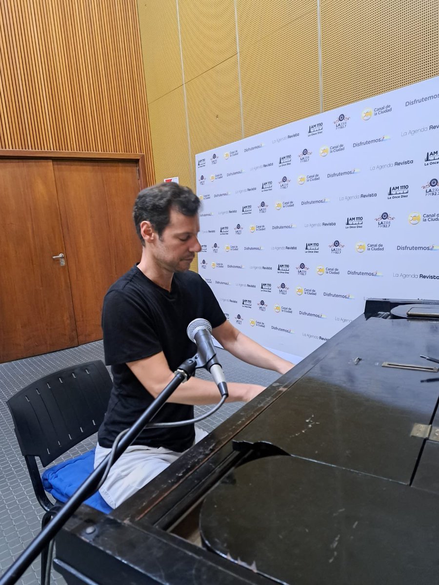 "En el año 2010, me pasaron muchas cosas especiales en mi labor como pianista" Silas Bassa en #BuenosAiresEnsamble con <a href="/yako_bone/">Ezequiel Iacobone</a> por buenosaires.gob.ar/radiociudad