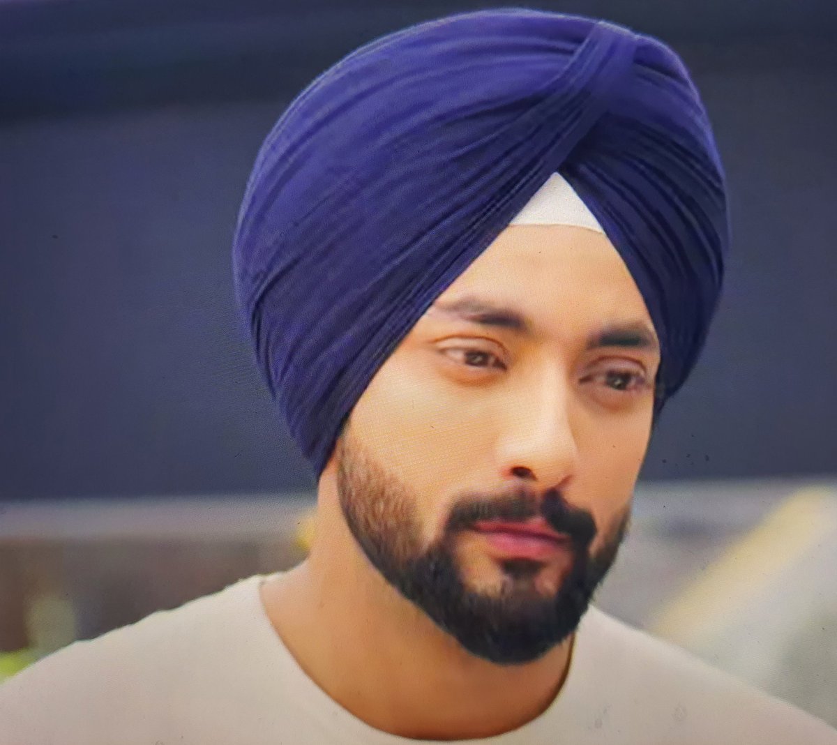 farzipankha's tweet photo. Acting is ultimately about moving the audience's heart. And the way @fahmaankhan lives a chkt & makes you feel him, you understand the man he plays and its captivating to see how much an actor has deepdived & aligned himself perfectly with ckts's state of mind
#IIKRR
#FahmaanKhan https://t.co/ckfrf8OQgm
